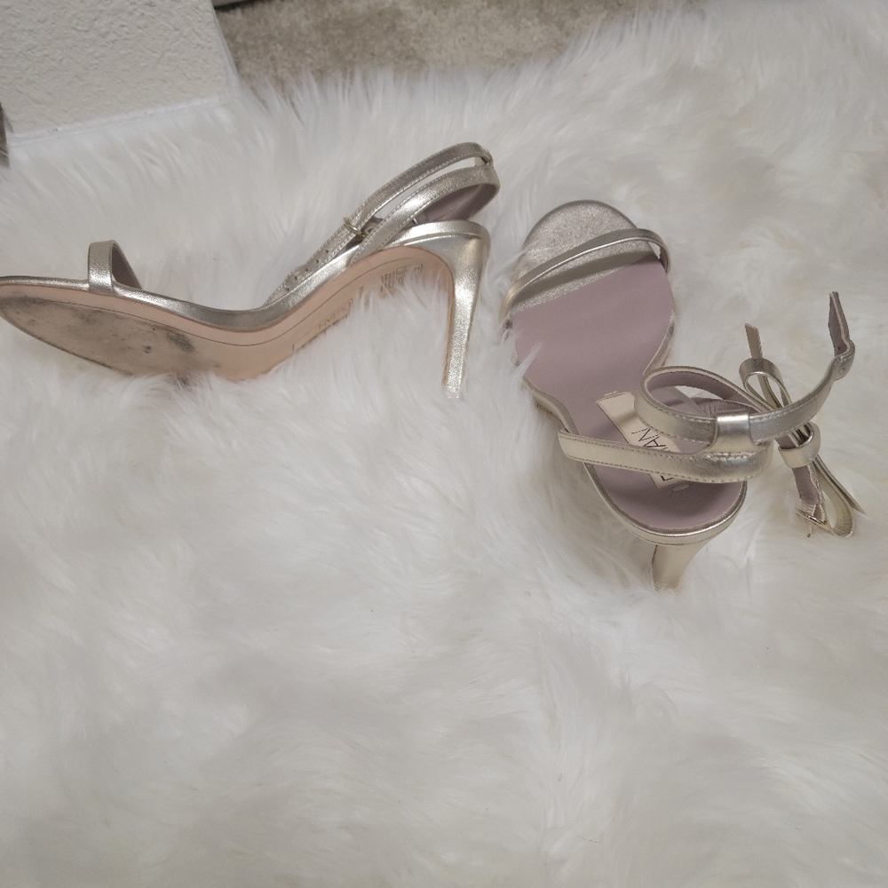 Gold Heels - Picture 3 of 3